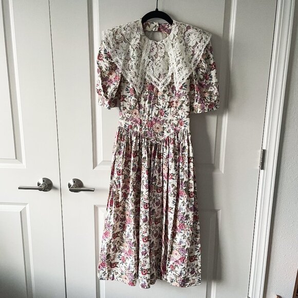 1980's Gunne Sax by Jessica McClintock cream and floral dress